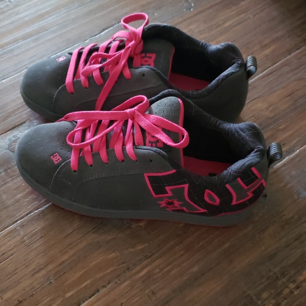 DC Sneakers Size 8W